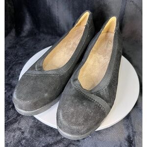 Clarks 8.5M Daelyn Hill Black Suede Closed Toe Slip On Shoes Loafers